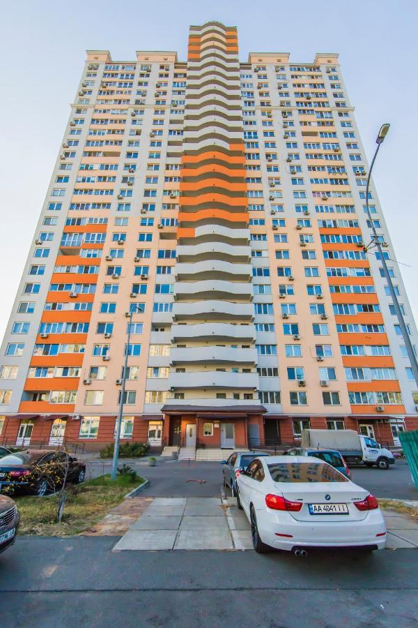 Super Comfort Flat For You Near The Metro. Kijów Zewnętrze zdjęcie