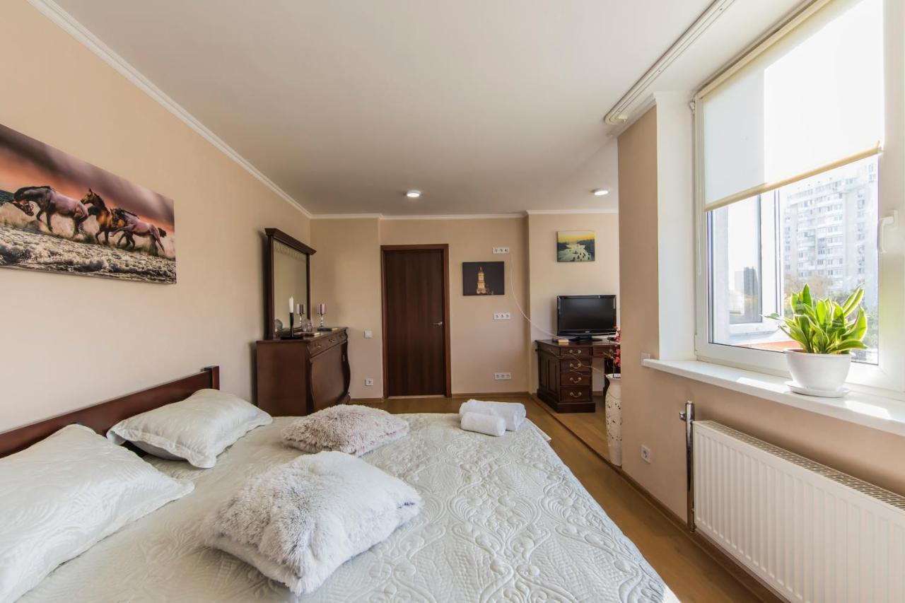 Super Comfort Flat For You Near The Metro. Kijów Zewnętrze zdjęcie