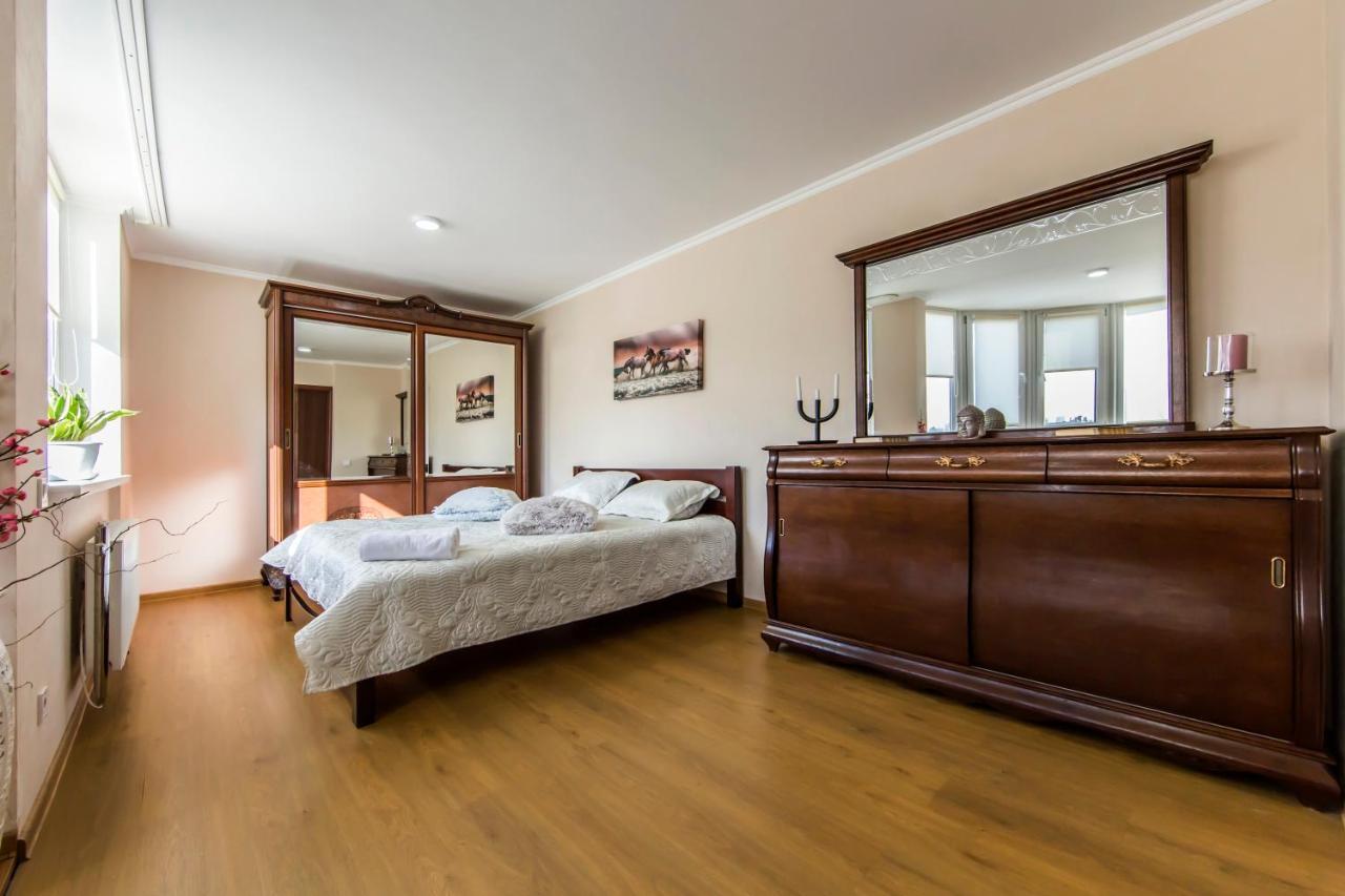 Super Comfort Flat For You Near The Metro. Kijów Zewnętrze zdjęcie